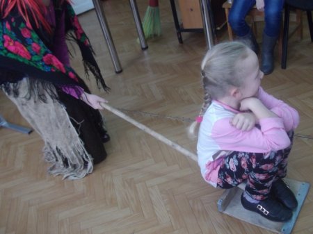 Книги разные нужны, книги всякие важны