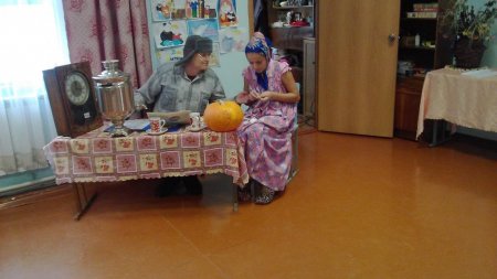 Целуем бабушкины руки