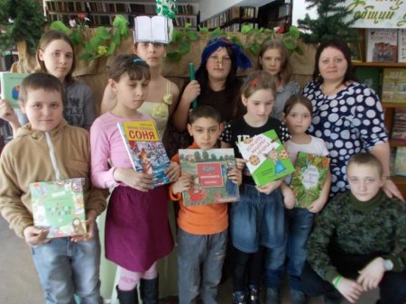 В ЦАРСТВЕ КОРОЛЕВЫ КНИГИ