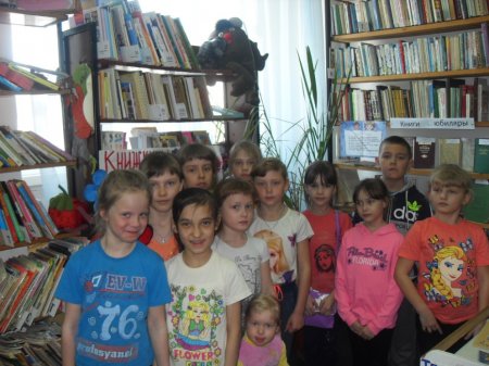 Поспешим, друзья, скорее к книжке!