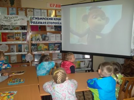 Акция «Книжка на ладошке» в Двуреченской библиотеке