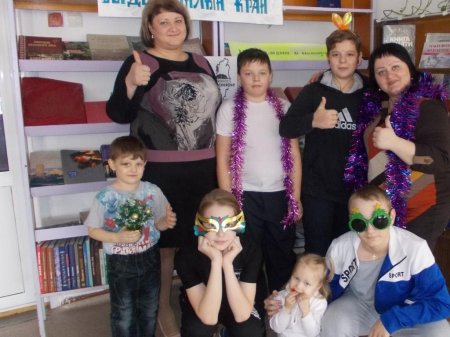 И ВНОВЬ ВСТРЕЧАЕМ СТАРЫЙ НОВЫЙ ГОД!