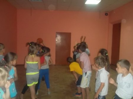 ЗА КОМПЬЮТЕР НЕ САДИСЬ, А НА УЛИЦЕ РЕЗВИСЬ