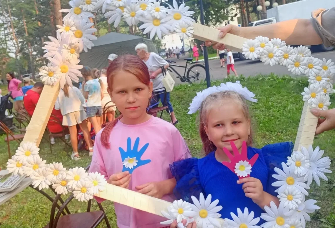 Живет в веках любовь и верность